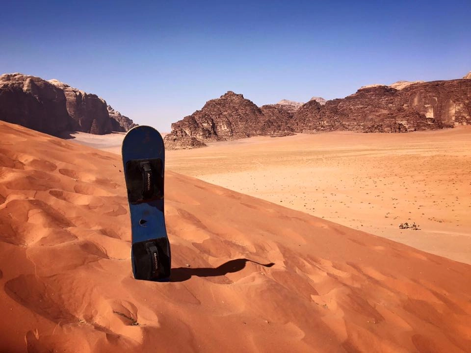 sandboarding dunas del desierto wadi rum