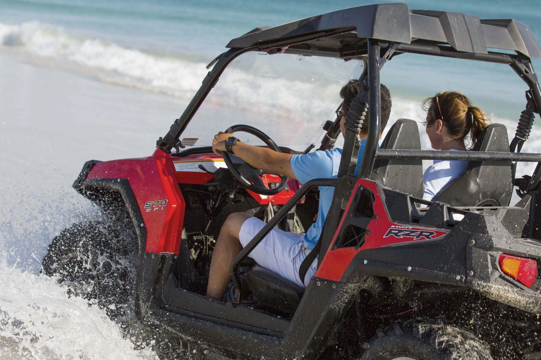 buggy por la playa en oman