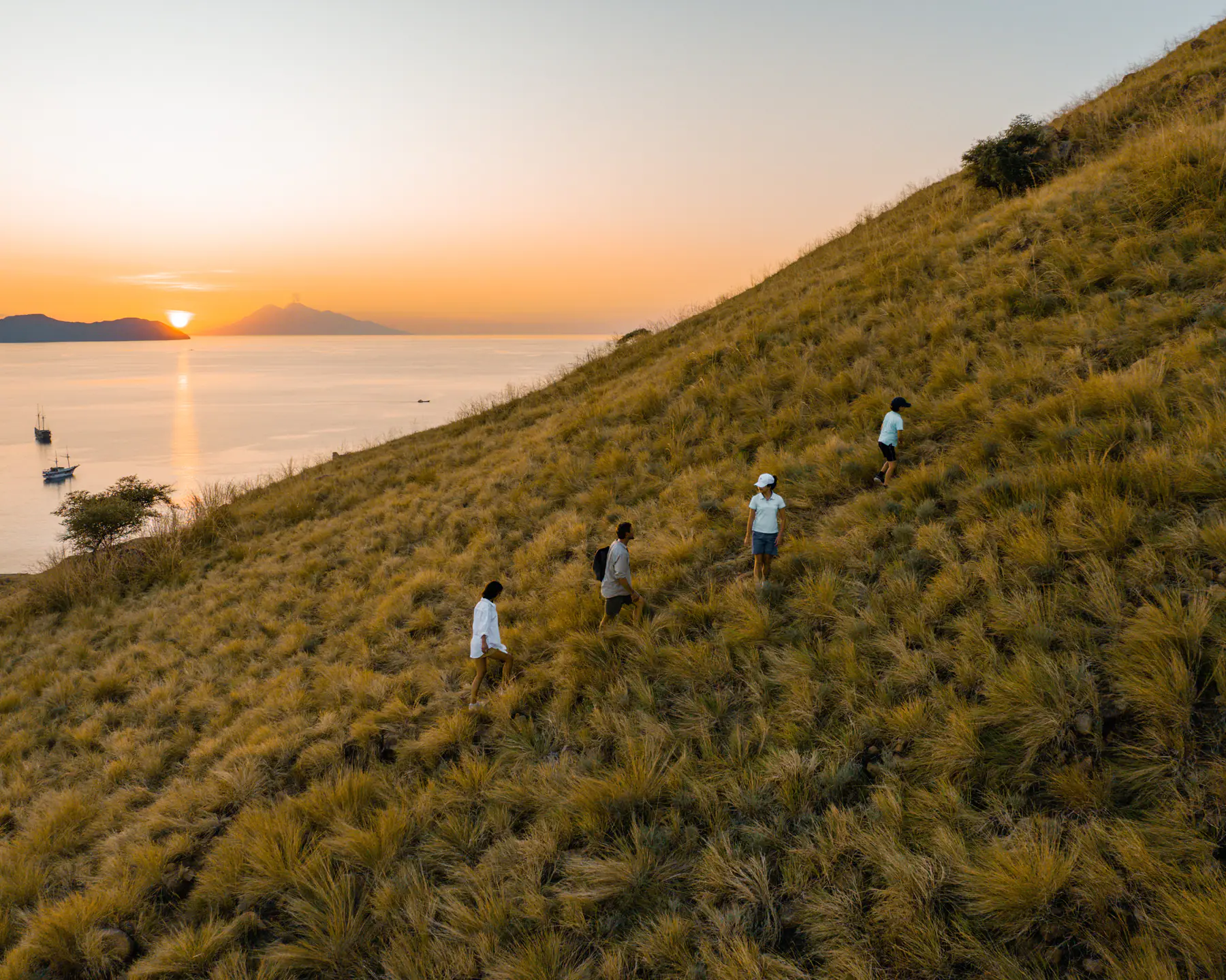 paseo por las montañas en raja ampat