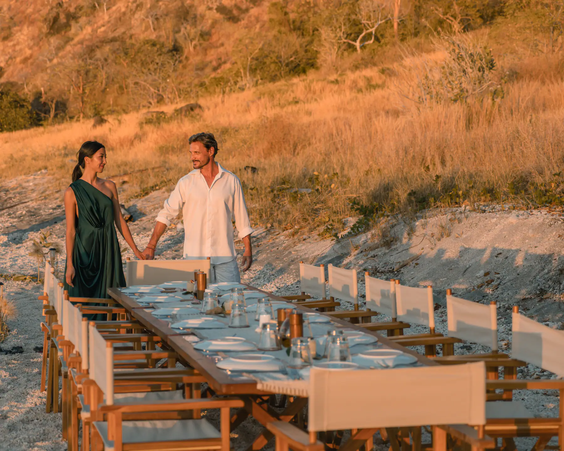 cena en la playa privada en raja ampat