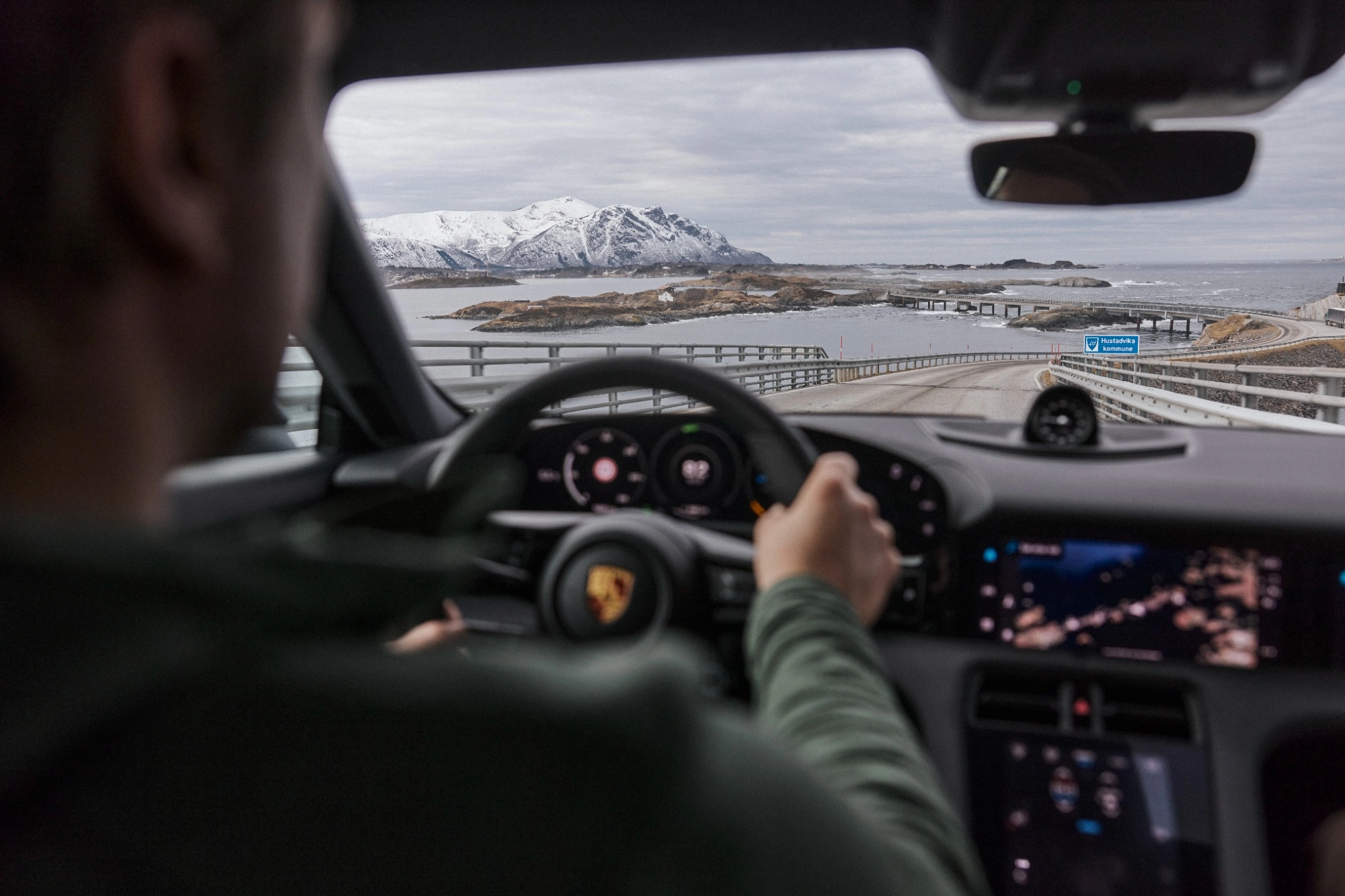 porsche electrico por los fiordos noruegos