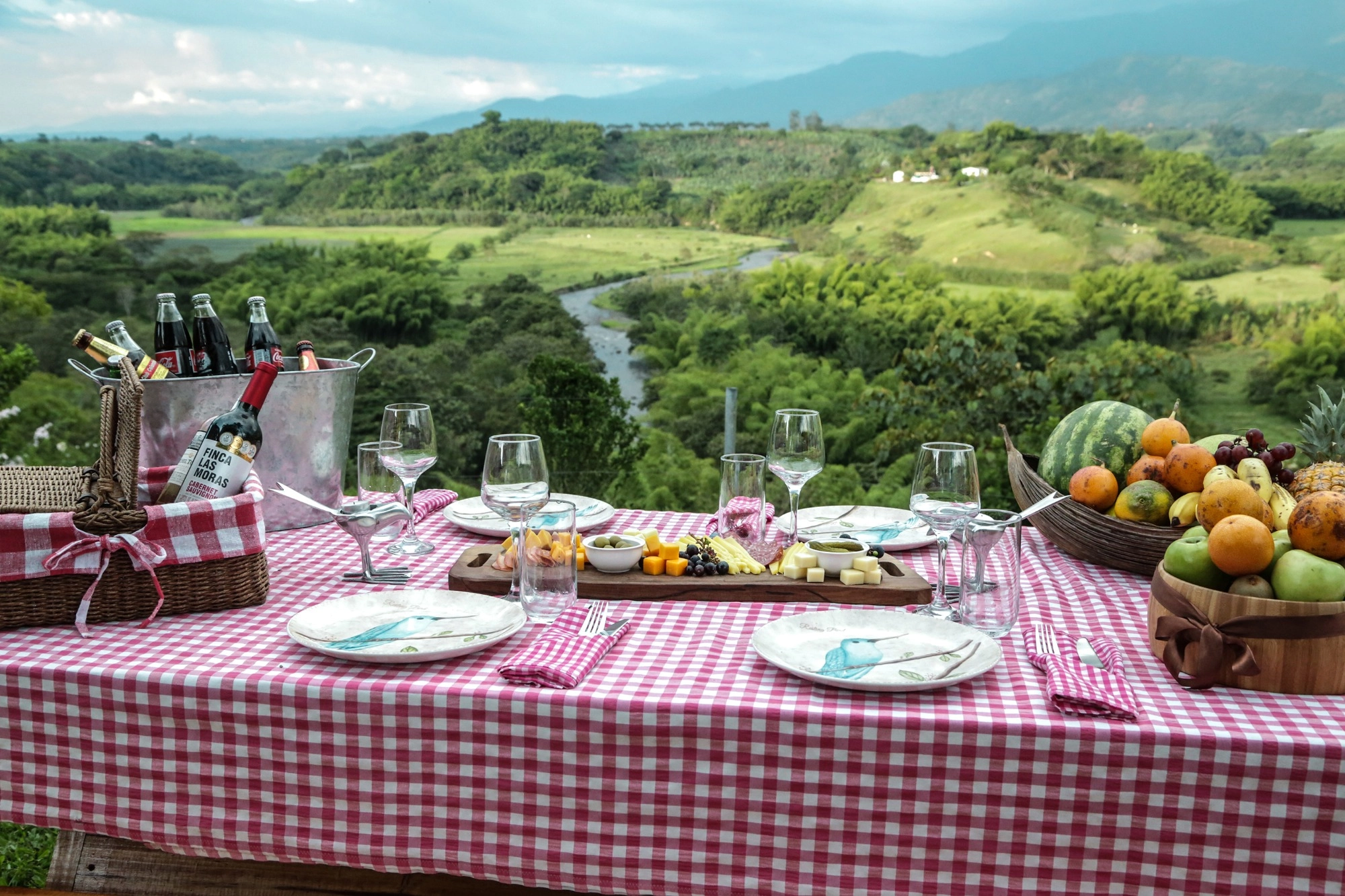 picnic de lujo despues de paseo a caballo en colombia