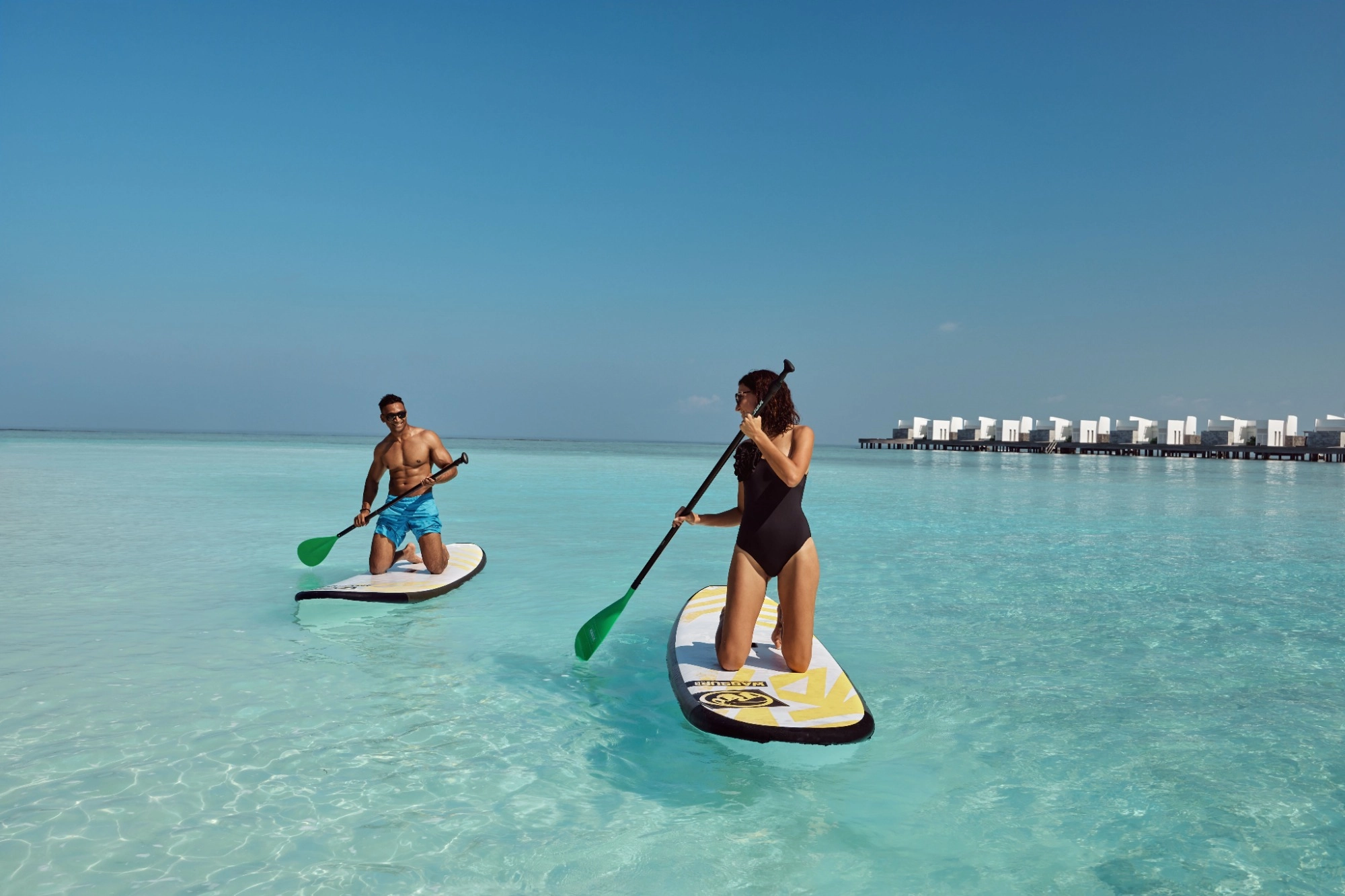 paddle board en maldivas