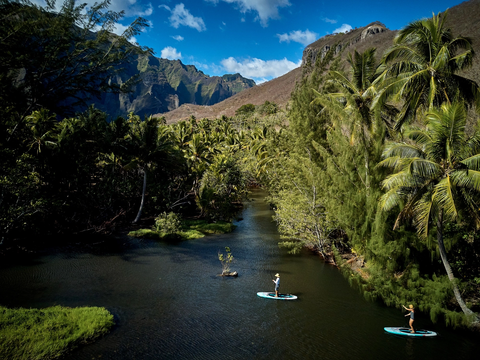 paddle surf nuku hiva