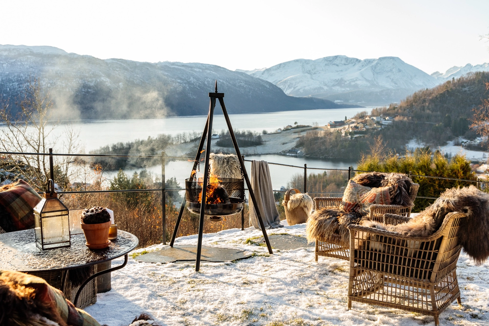 mesa fiordos noruega a medida porsche electrico